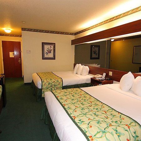 Microtel Inn & Suites By Wyndham Грийн Бей Екстериор снимка
