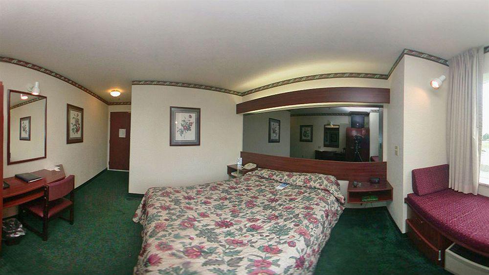 Microtel Inn & Suites By Wyndham Грийн Бей Екстериор снимка