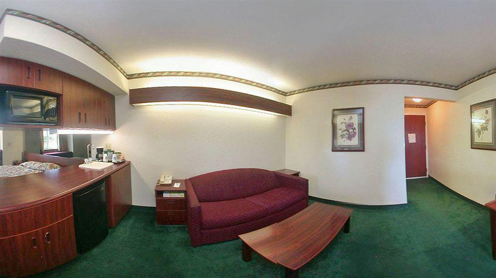 Microtel Inn & Suites By Wyndham Грийн Бей Екстериор снимка